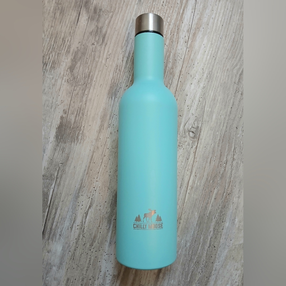 Chilly Moose Wellington Aqua Wine/Water Bottle 740 ml 24 Hr Chill